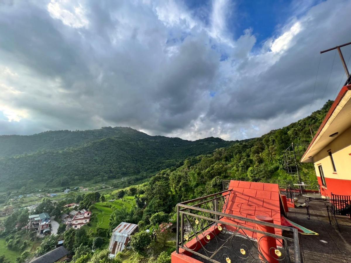 Green Hills Yoga Retreat Pokhara Exterior foto