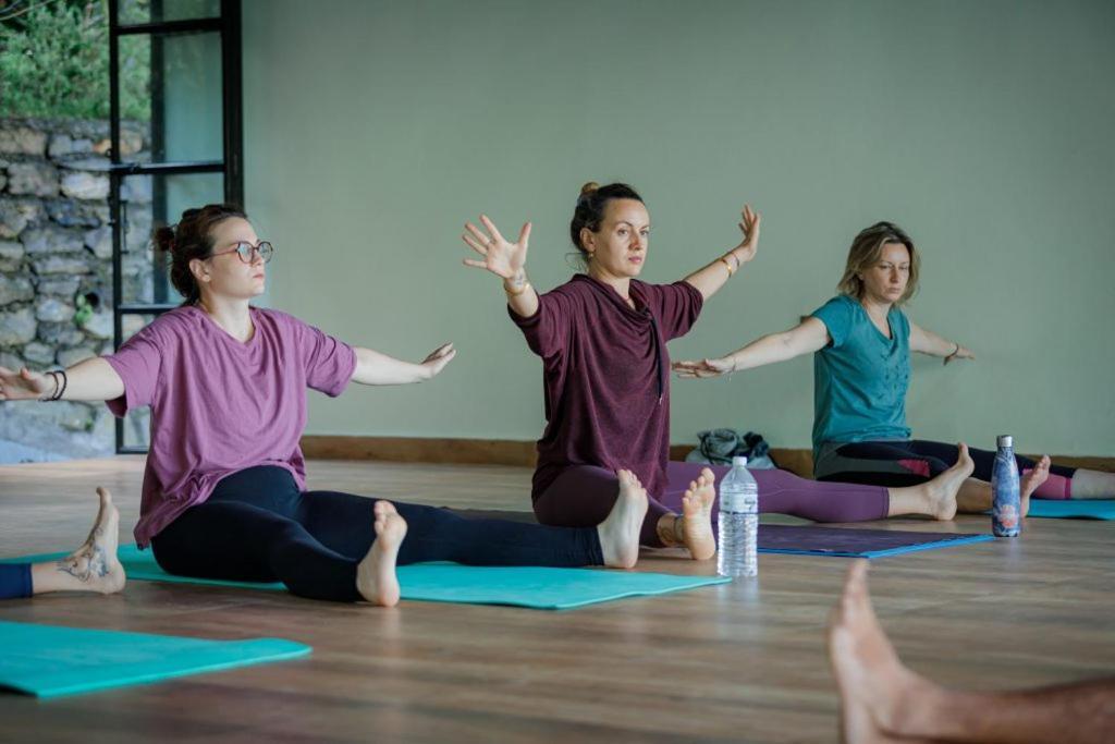 Green Hills Yoga Retreat Pokhara Exterior foto